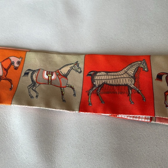 Hermes Couvertures Nouvelles Silk Twilly Orange - Picture 3 of 12